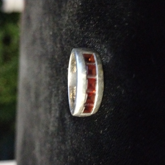 VINTAGE Sterling Silver Channel Set Red Gemstone Ring - Picture 1 of 12